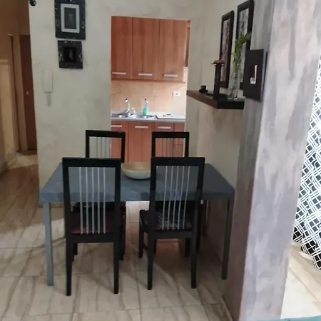 En La Salud Apartment *